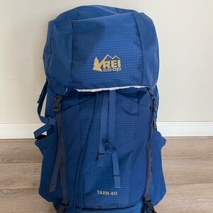 REI Tarn 40 Kids Backpack in Navy Blue with Gold Logo